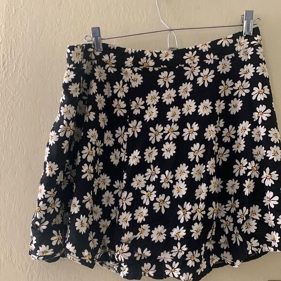 Great spring and summer skirt - Picture 1 of 4